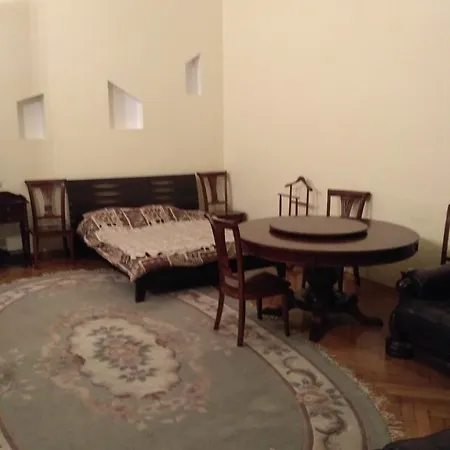 On Derybasivska 17 Odesa